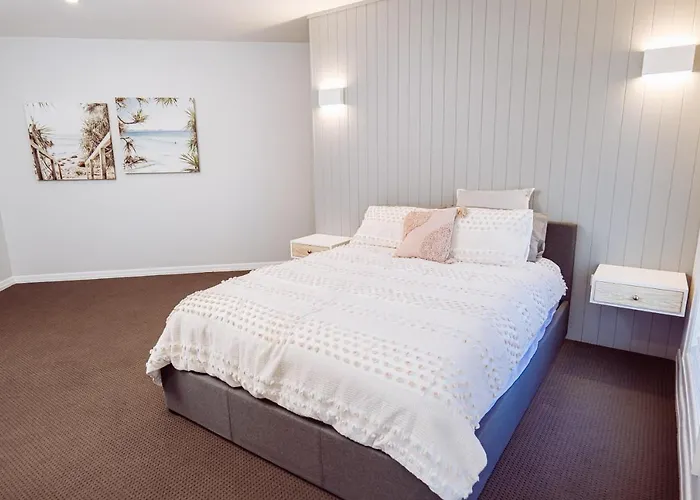 Luxury Canal Paradise, 3 Bed Apartment In Broadbeach Waters Gold Coast